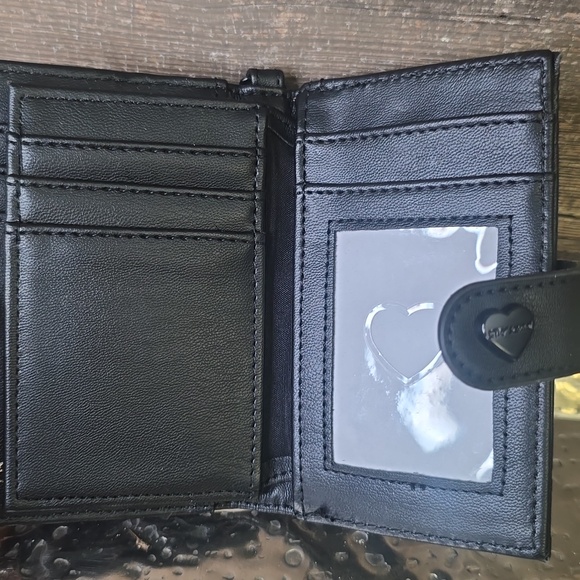 Betsey Johnson Black Skull Embossed Wallet, NWT - Picture 4 of 4